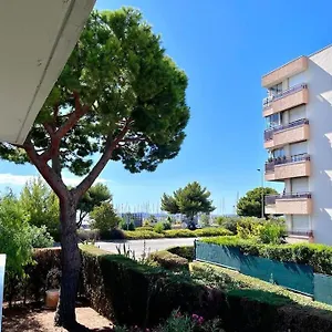 Parking + Piscine, Confort, Proche Aeroport & Apartamento